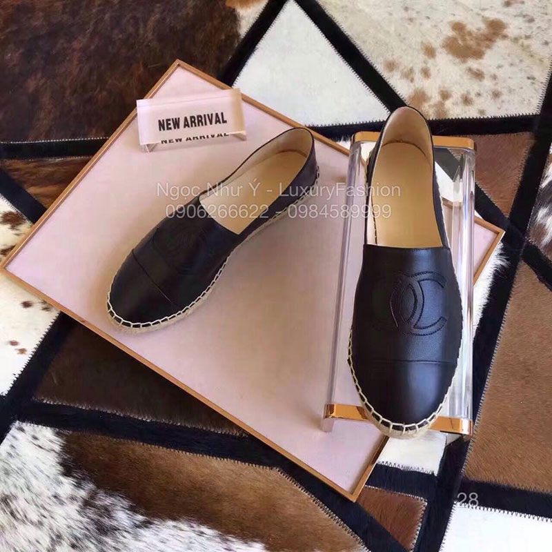 Giày bệt Chanel màu đen cao cấp