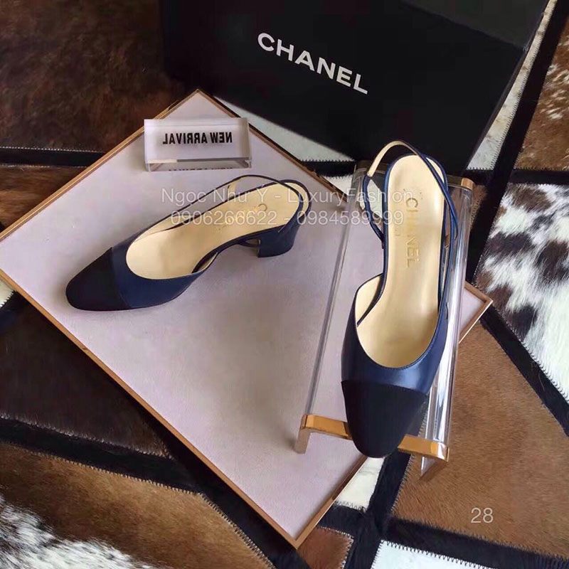 Sandal Chanel cao gót 5cm quai hậu màu xanh nước biển