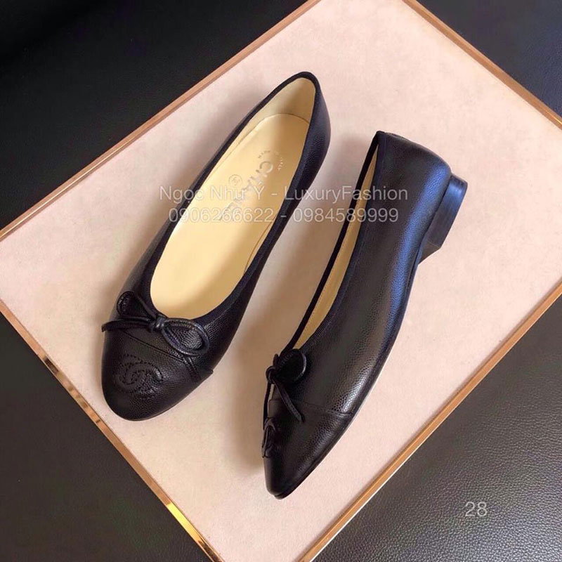 Sandal Chanel da nhám họa tiết nơ màu đen