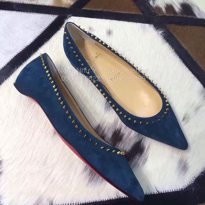 Sandal Louboutin da cừu lộn màu xanh coban đinh tán