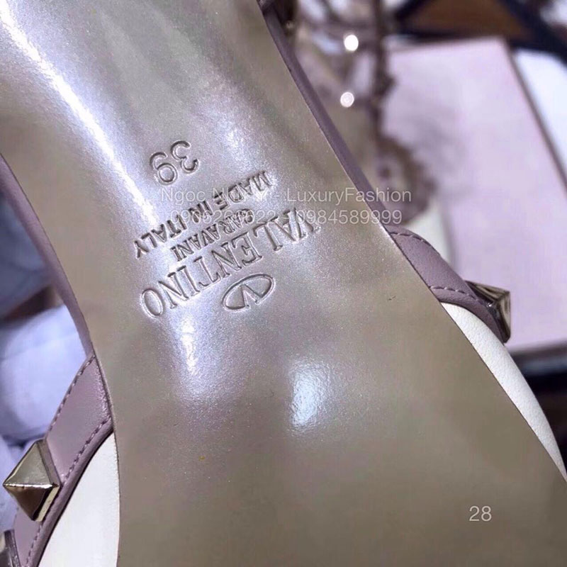 Sandal Valentino cao gót da bóng màu vàng kem