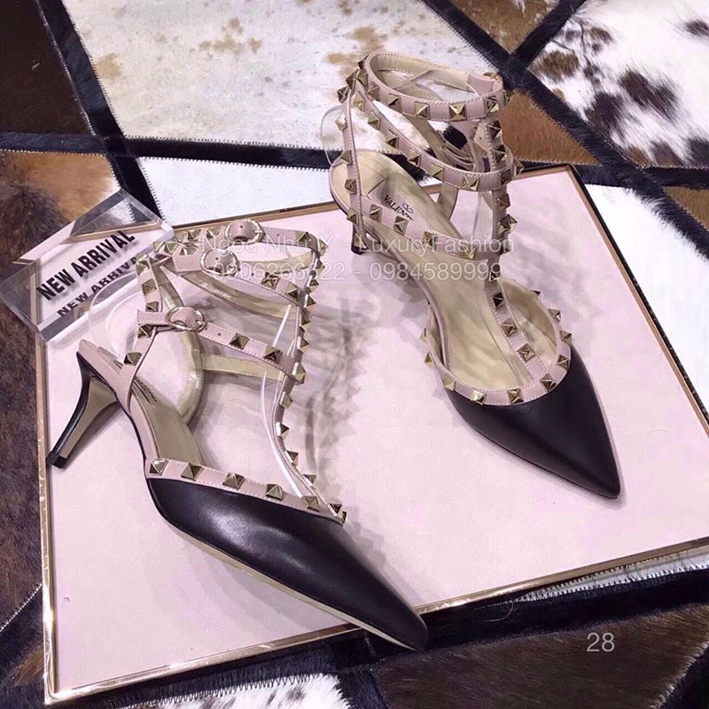 Sandal Valentino cao gót da bóng màu đen