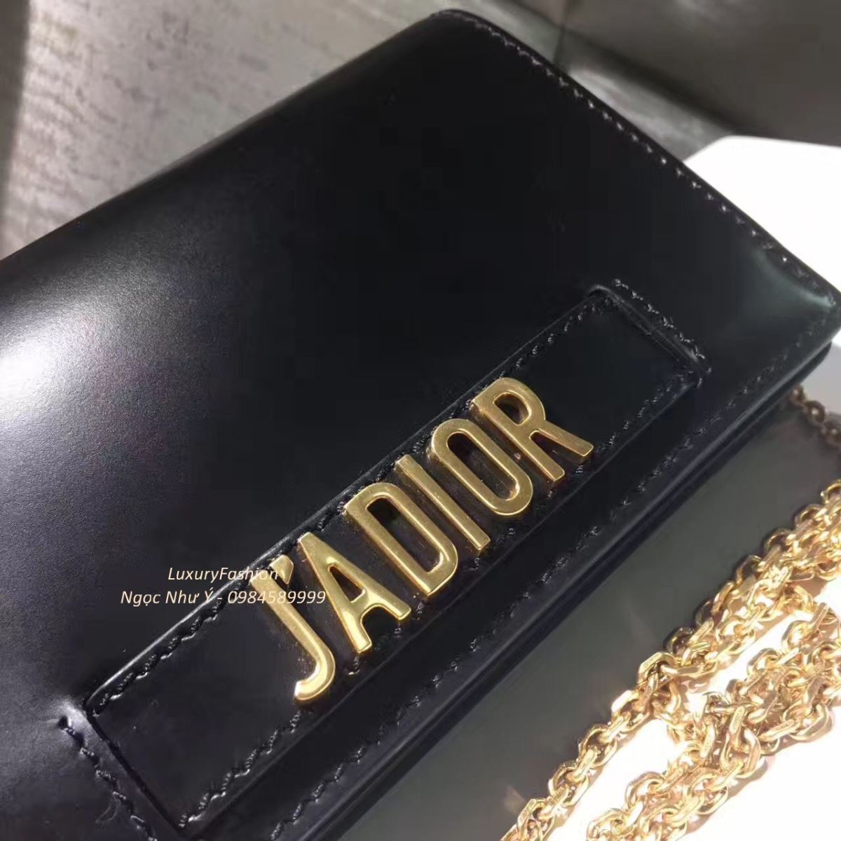 Ví J'adior màu đen 