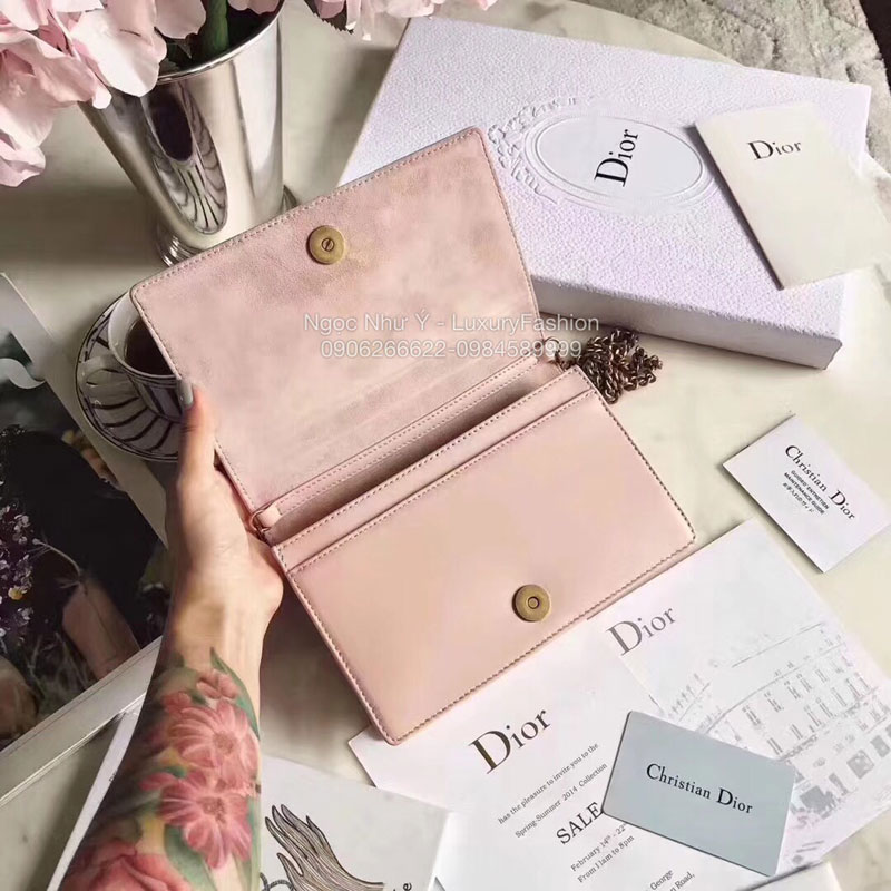 Ví Diorama Clutch màu hồng