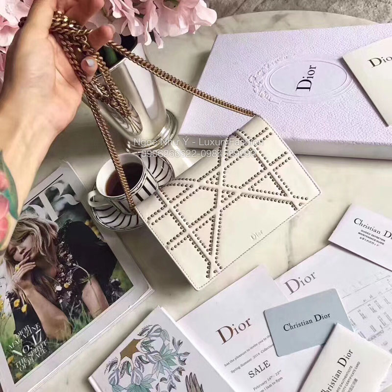 Ví Diorama Clutch màu trắng