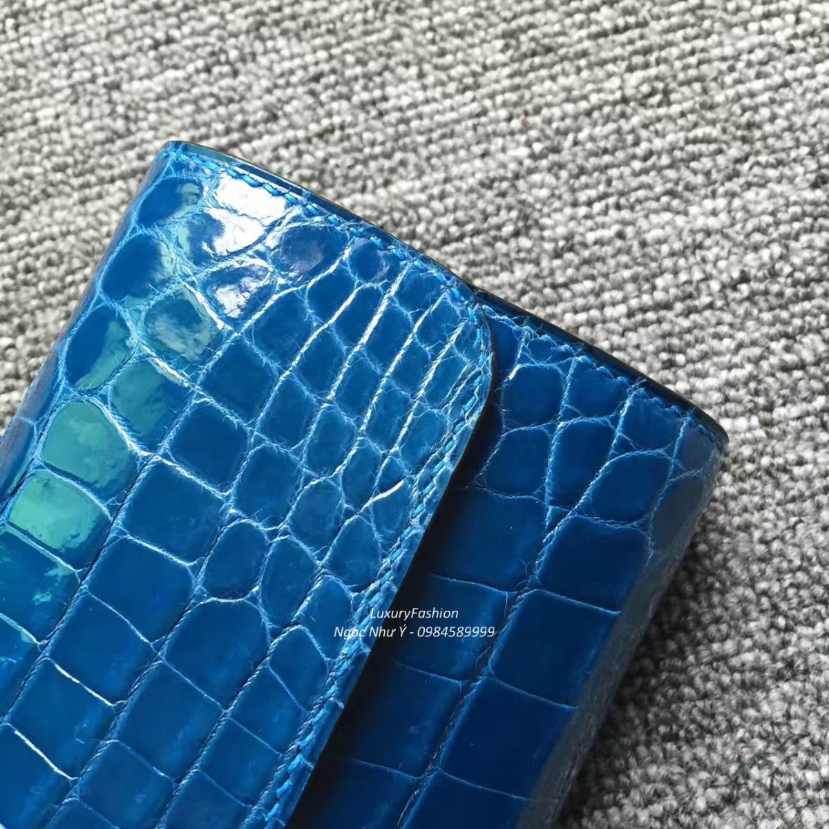 Ví Hermes Egee da cá sấu màu Blue Izmir
