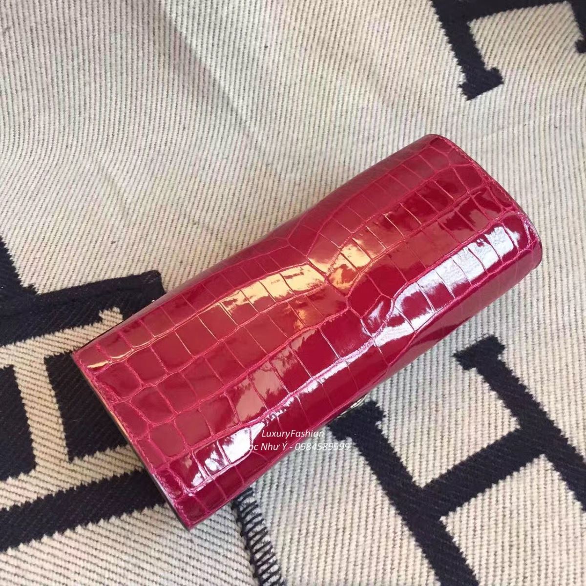 Ví Hermes Egee da cá sấu màu Fuchsia