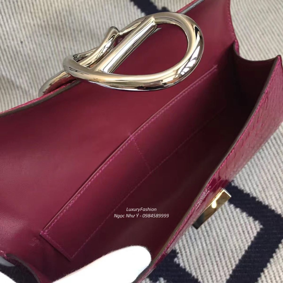 Ví Hermes Egee da cá sấu màu Fuchsia