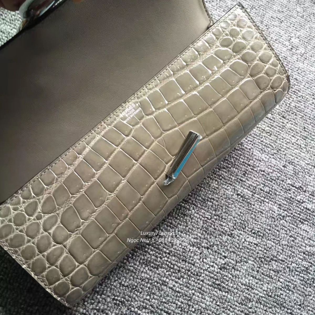 Ví Hermes Egee da cá sấu màu Gris Tourterelle